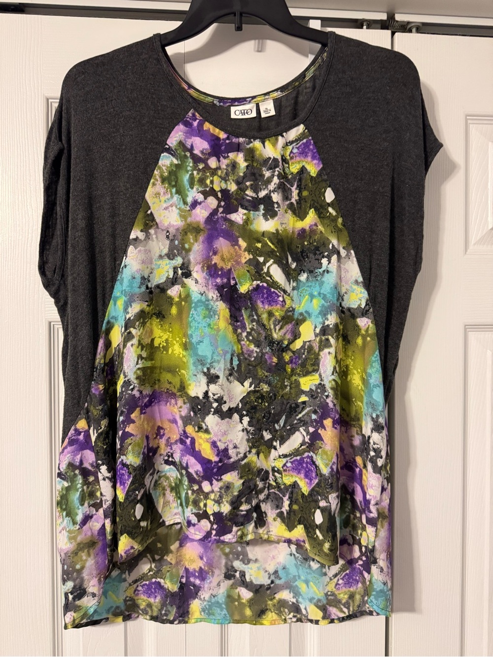 Cato Dark Gray Top with Multicolor Abstract Front and Back